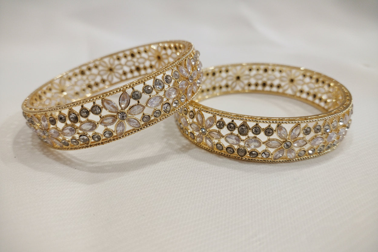 Classic Detail Bangle