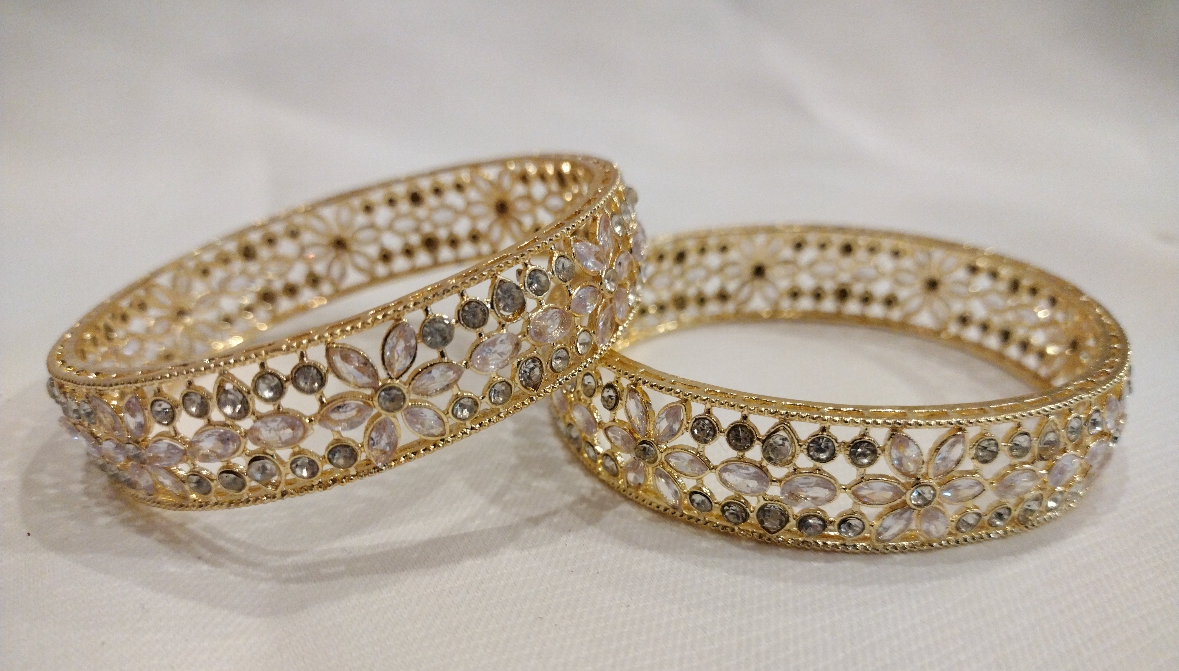 Classic Detail Bangle