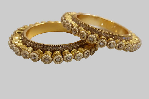 Circle of love bangle