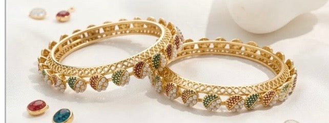 Red and Green Round Pearl bangle set